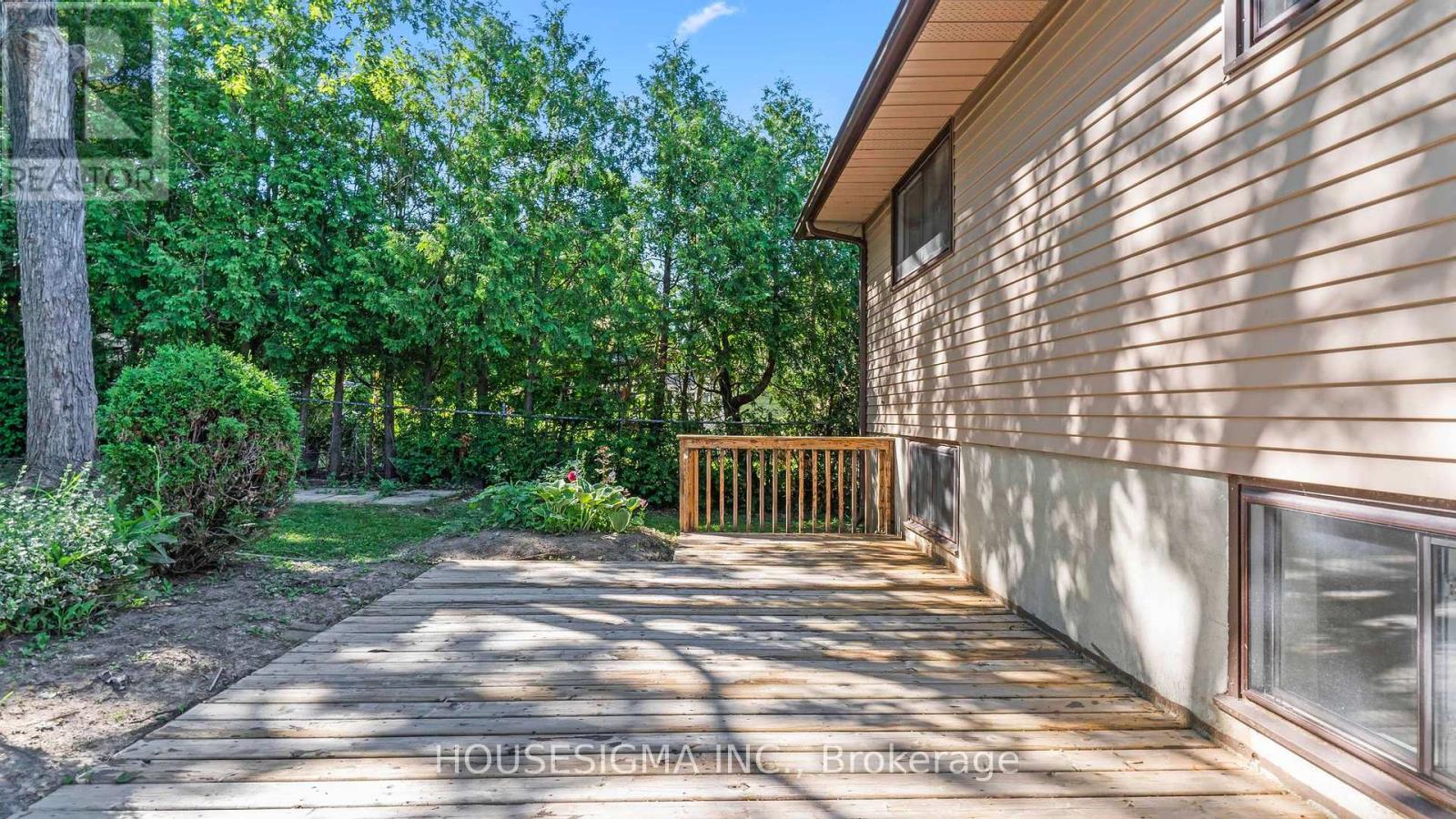 703 Millbank Drive, London South, Ontario  N6E 1Y7 - Photo 35 - X12441503