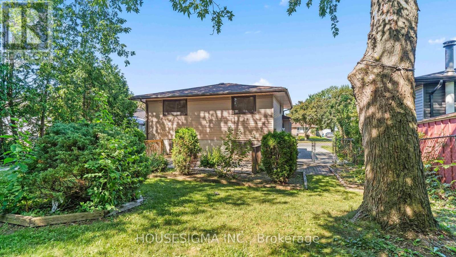 703 Millbank Drive, London South, Ontario  N6E 1Y7 - Photo 39 - X12441503