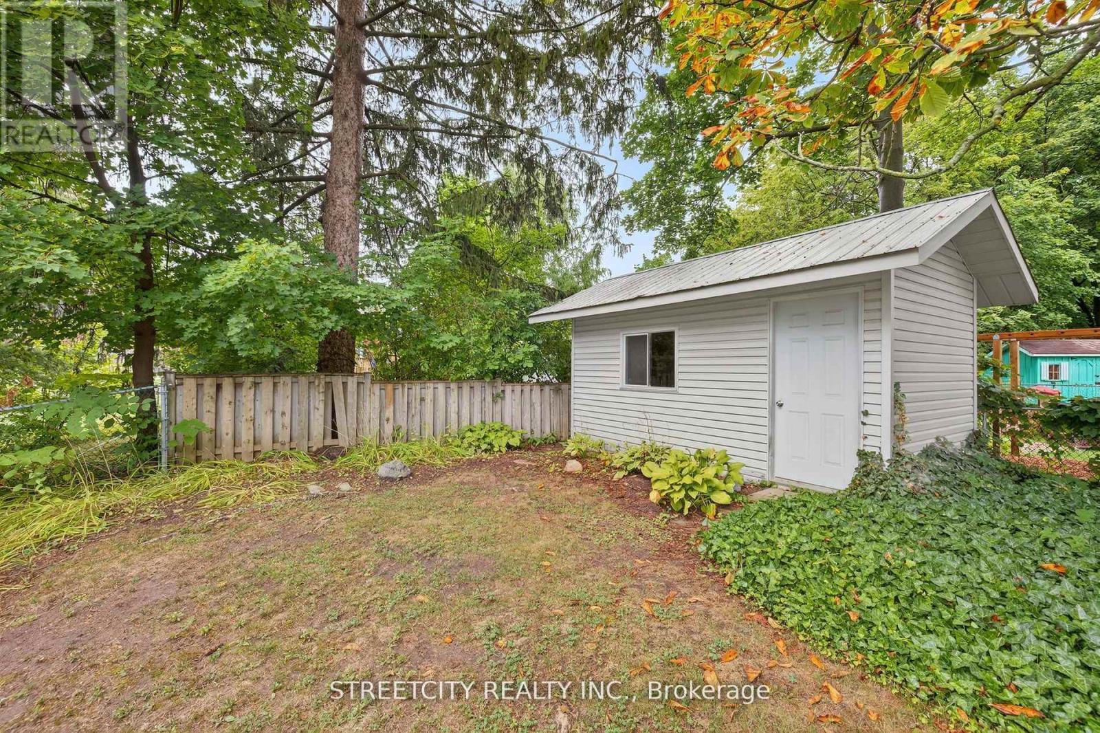 947 Maitland Street, London East, Ontario  N5Y 2X3 - Photo 35 - X12441519