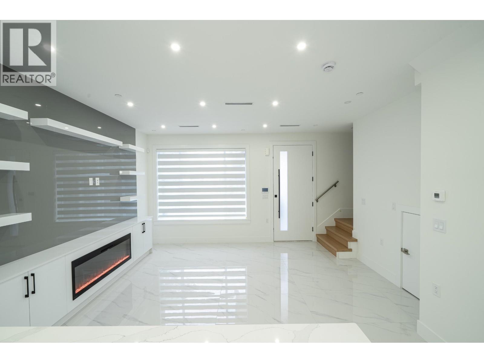 Listing Picture 4 of 27 : 2172 E 46TH AVENUE, Vancouver / 溫哥華 - 魯藝地產 Yvonne Lu Group - MLS Medallion Club Member