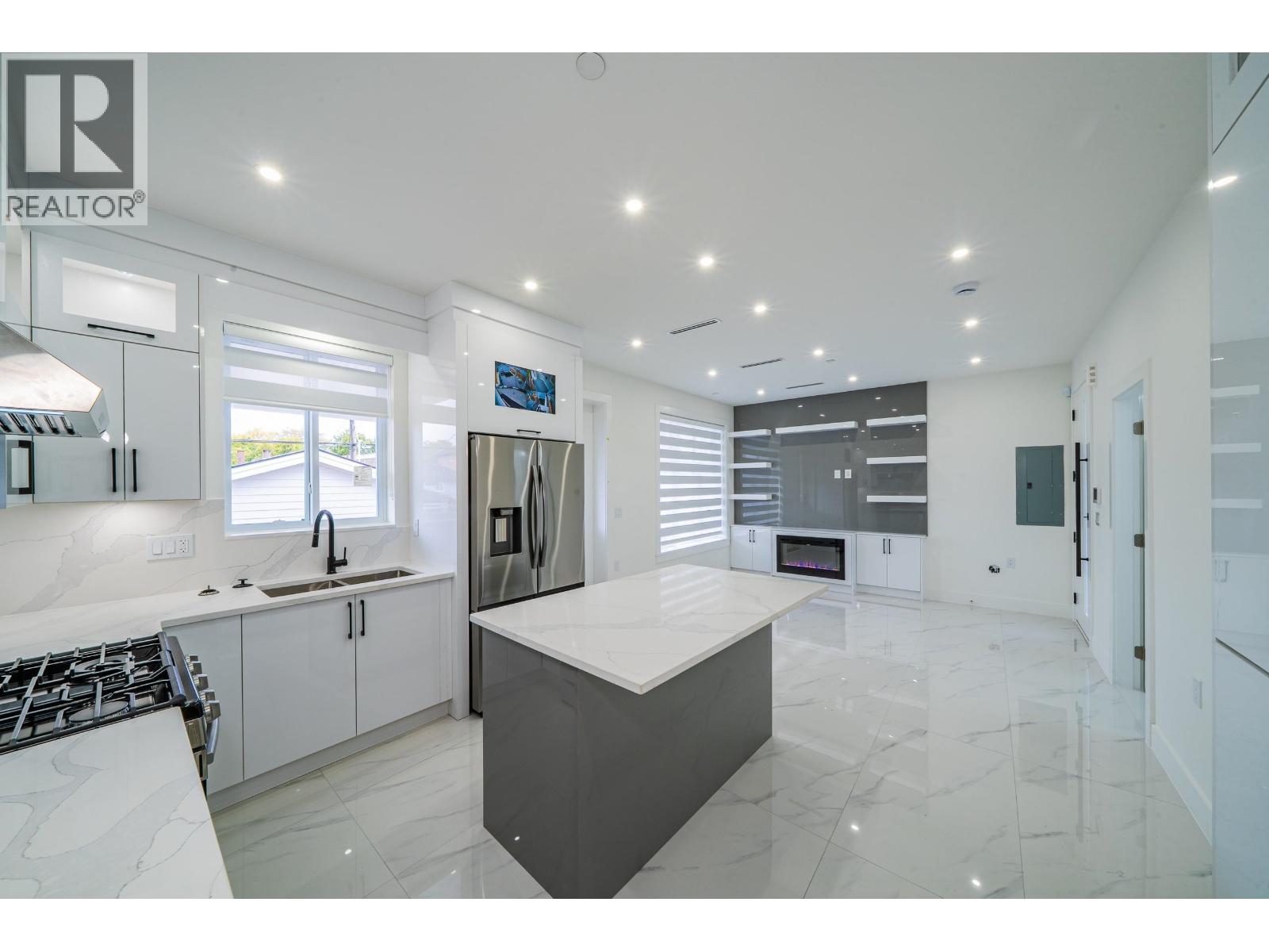 Listing Picture 5 of 27 : 2172 E 46TH AVENUE, Vancouver / 溫哥華 - 魯藝地產 Yvonne Lu Group - MLS Medallion Club Member