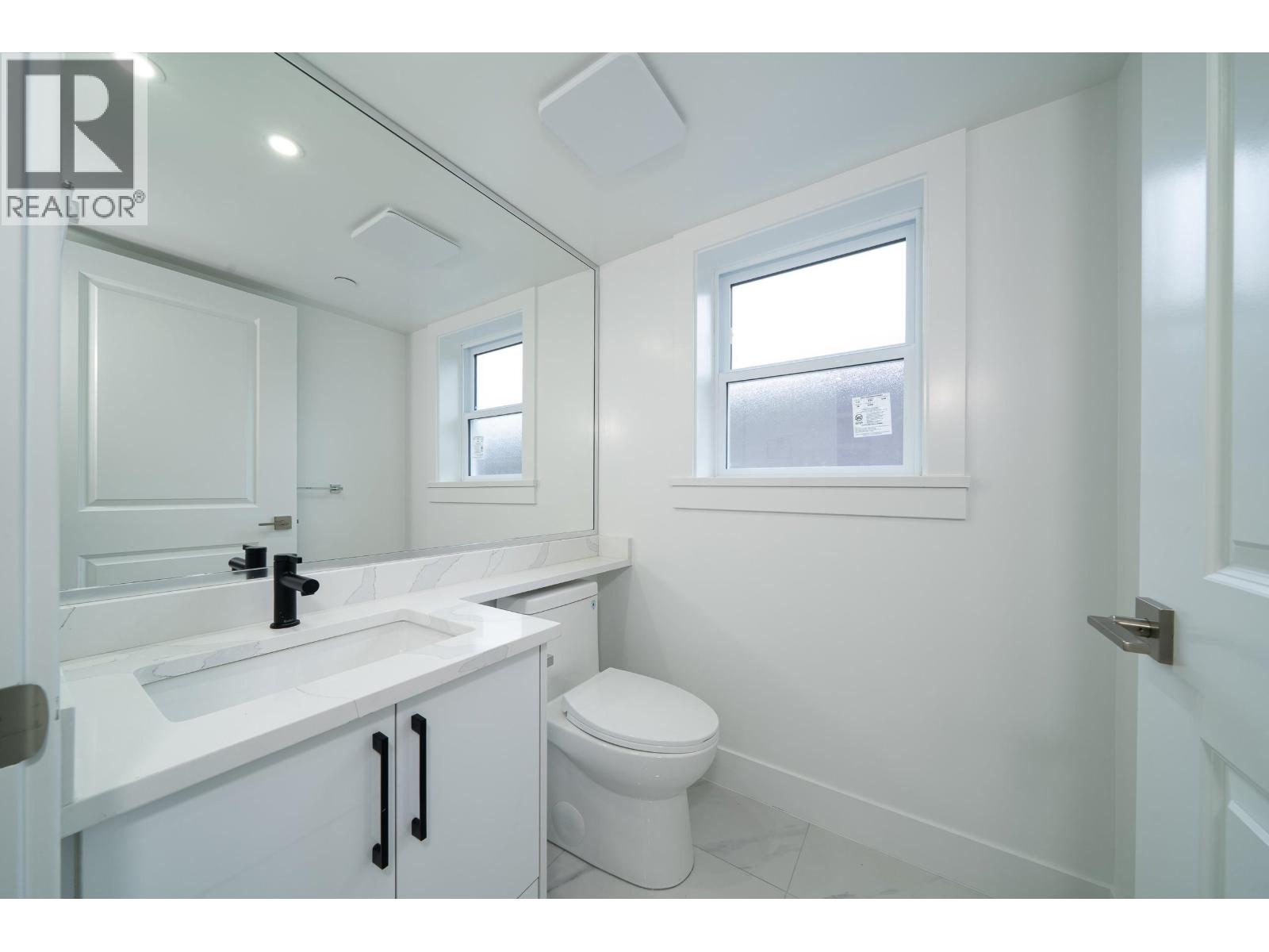 Listing Picture 14 of 27 : 2172 E 46TH AVENUE, Vancouver / 溫哥華 - 魯藝地產 Yvonne Lu Group - MLS Medallion Club Member