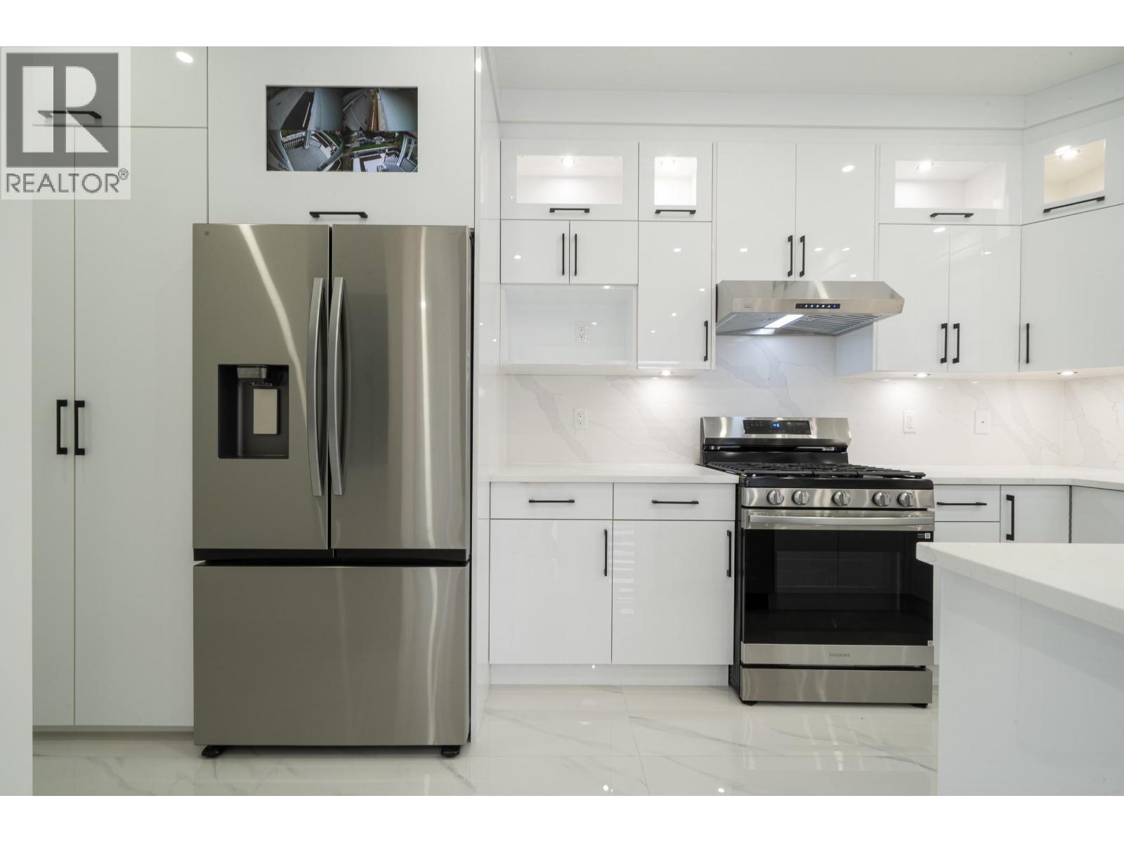 Listing Picture 21 of 27 : 2172 E 46TH AVENUE, Vancouver / 溫哥華 - 魯藝地產 Yvonne Lu Group - MLS Medallion Club Member