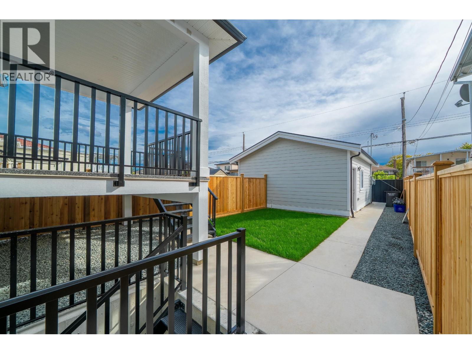 Listing Picture 26 of 27 : 2172 E 46TH AVENUE, Vancouver / 溫哥華 - 魯藝地產 Yvonne Lu Group - MLS Medallion Club Member