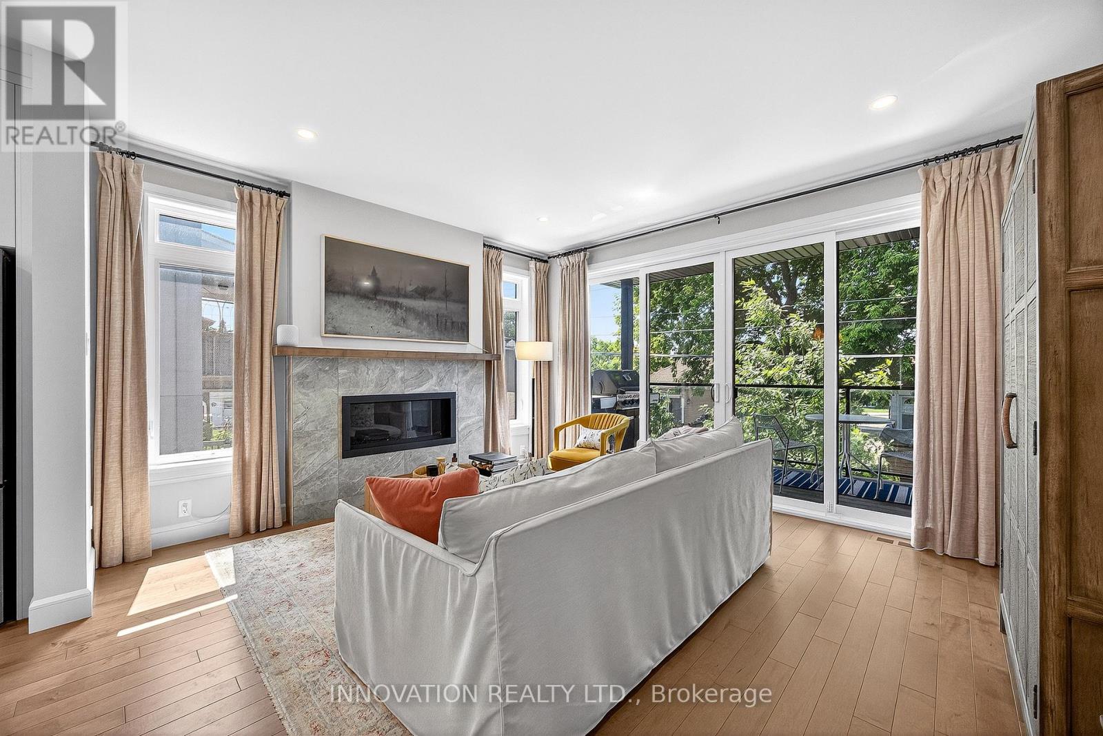 160 Marier Avenue, Ottawa, Ontario  K1L 5S1 - Photo 2 - X12441484