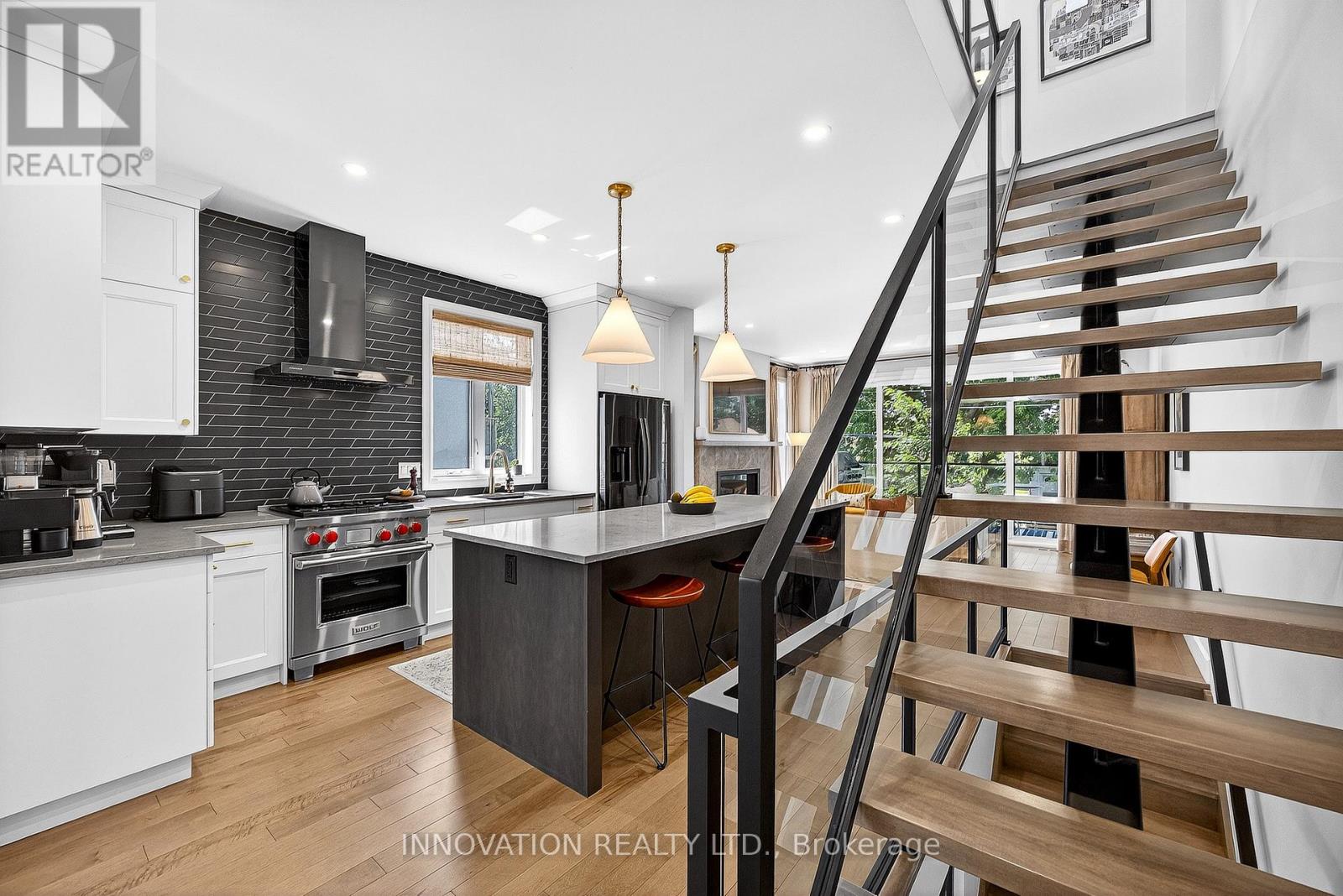 160 Marier Avenue, Ottawa, Ontario  K1L 5S1 - Photo 3 - X12441484