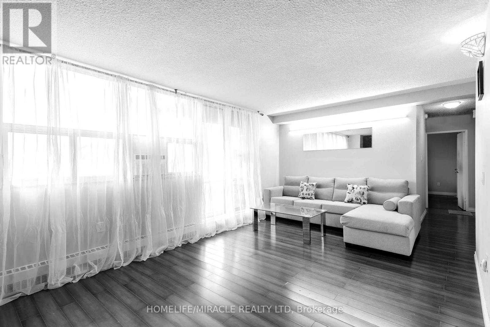 404 - 2645 Kipling Avenue, Toronto (Mount Olive-Silverstone-Jamestown), Ontario  M9V 3S6 - Photo 2 - W12441374