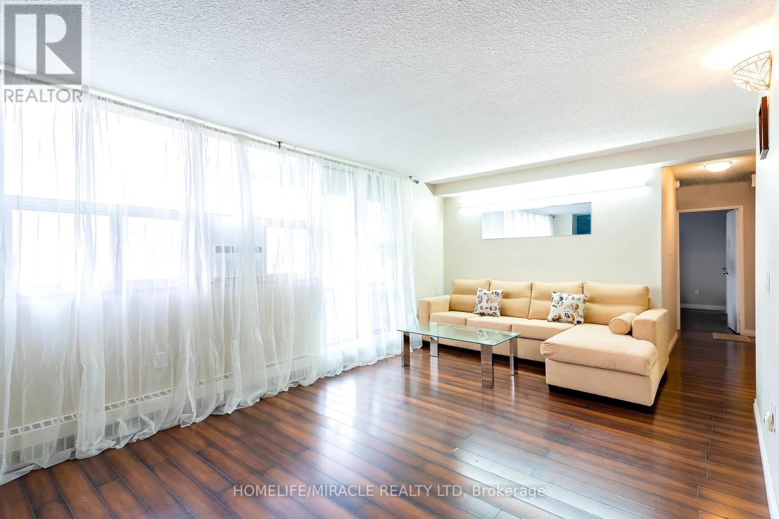 404 - 2645 Kipling Avenue, Toronto (Mount Olive-Silverstone-Jamestown), Ontario  M9V 3S6 - Photo 3 - W12441374