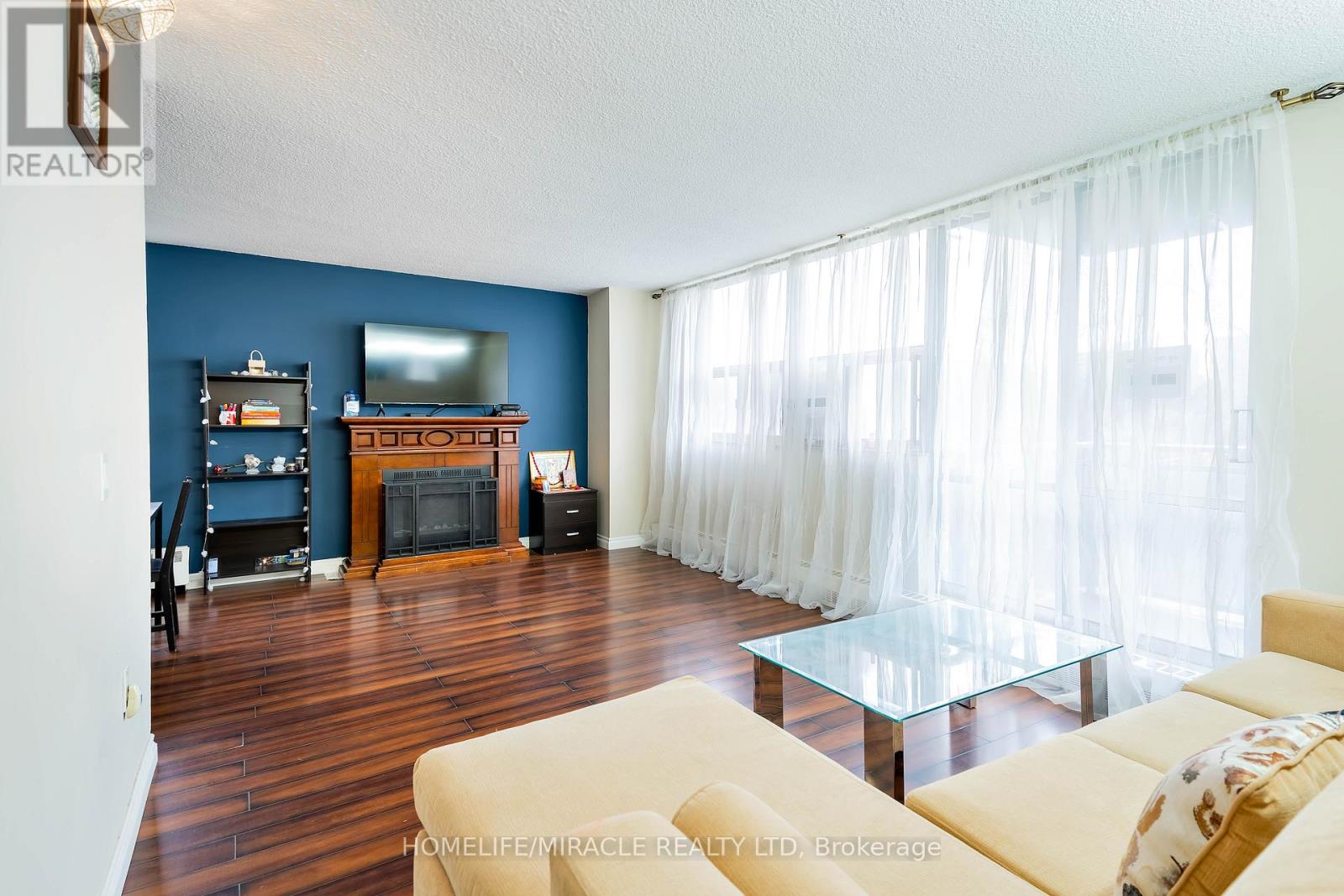 404 - 2645 Kipling Avenue, Toronto (Mount Olive-Silverstone-Jamestown), Ontario  M9V 3S6 - Photo 4 - W12441374