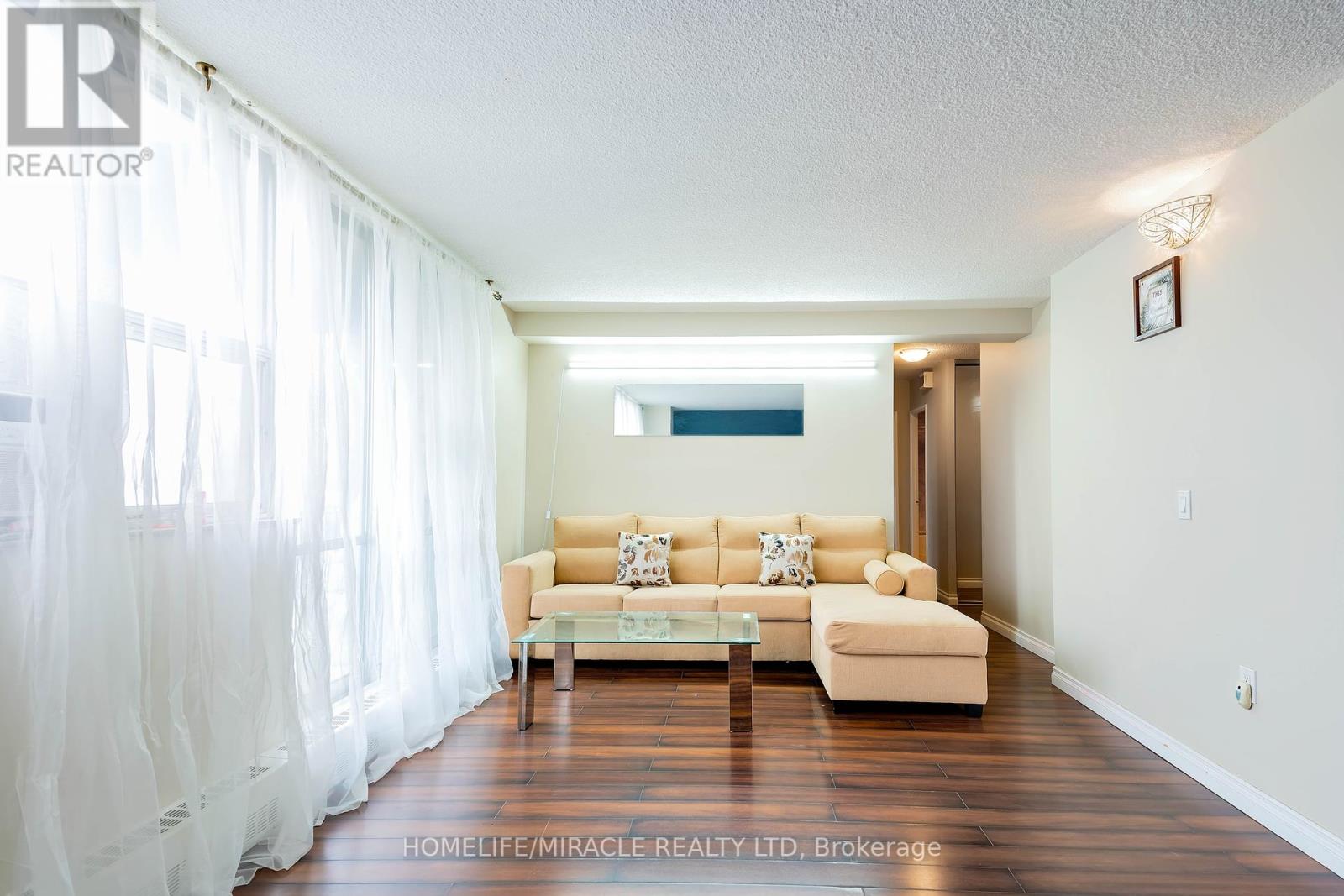 404 - 2645 Kipling Avenue, Toronto (Mount Olive-Silverstone-Jamestown), Ontario  M9V 3S6 - Photo 6 - W12441374