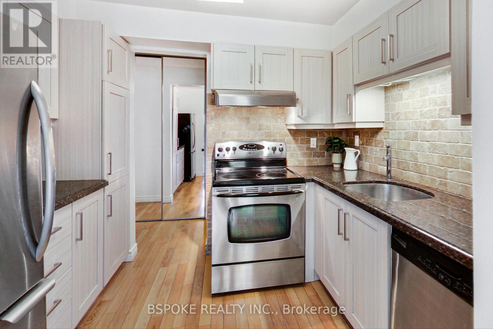 3 - 3079 Fifth Line W, Mississauga (Sheridan), Ontario  L5L 3T1 - Photo 11 - W12441378