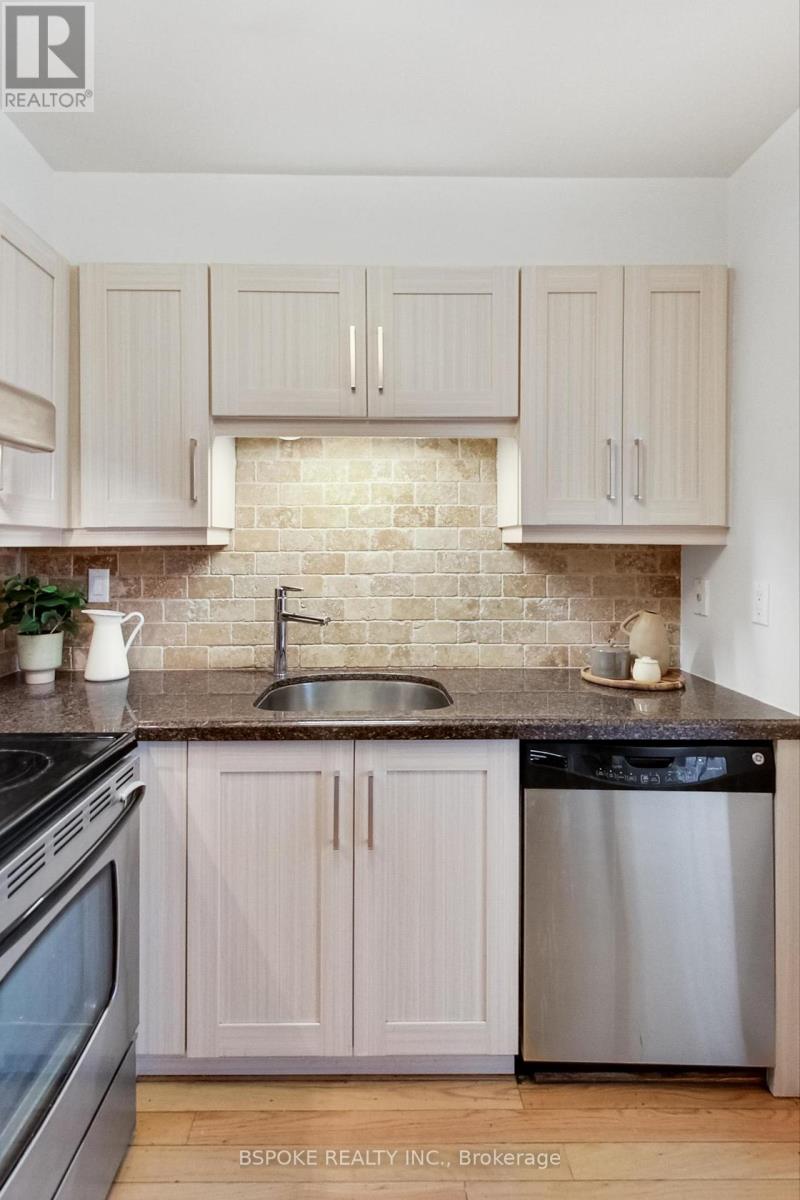 3 - 3079 Fifth Line W, Mississauga (Sheridan), Ontario  L5L 3T1 - Photo 14 - W12441378