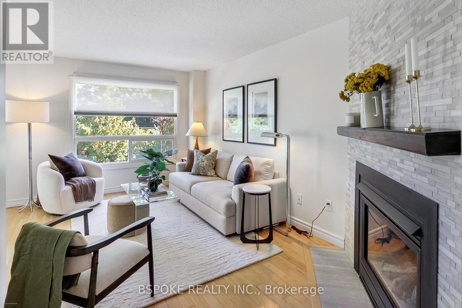 3 - 3079 Fifth Line W, Mississauga (Sheridan), Ontario  L5L 3T1 - Photo 4 - W12441378