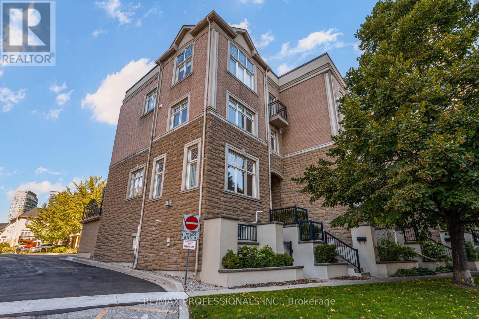 2264 LAKE SHORE BOULEVARD W, Toronto, Ontario