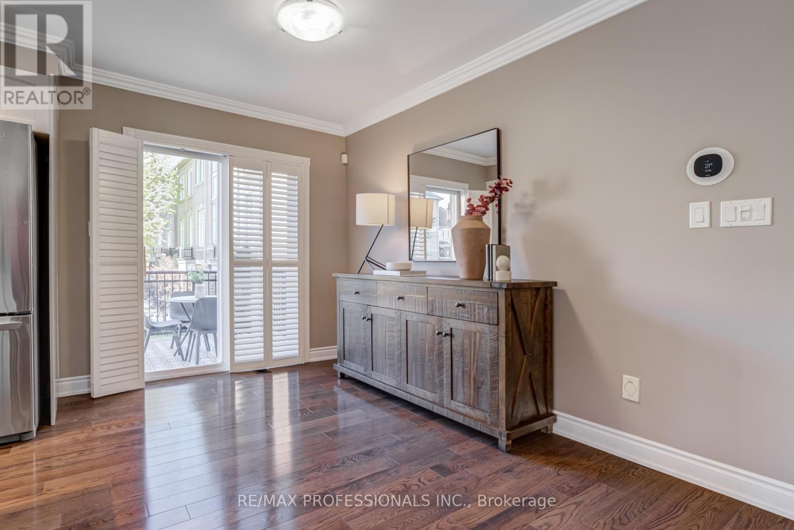 2264 Lake Shore Boulevard W, Toronto, Ontario  M8V 1A9 - Photo 10 - W12441405