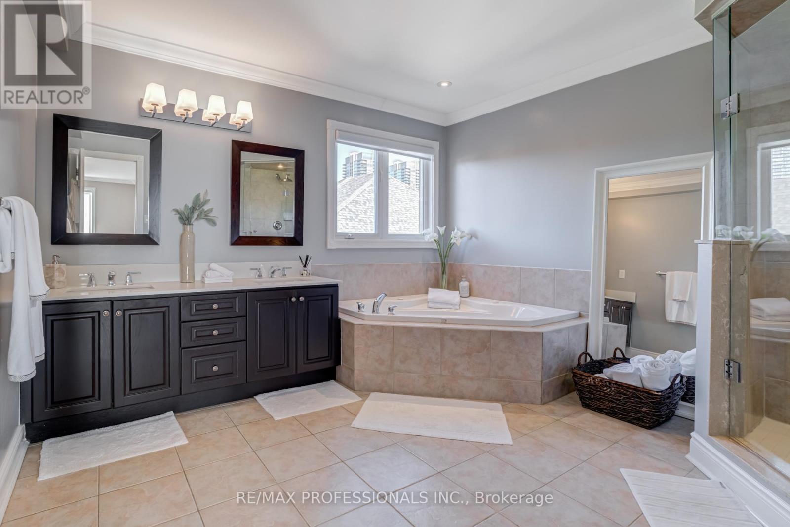 2264 Lake Shore Boulevard W, Toronto, Ontario  M8V 1A9 - Photo 23 - W12441405