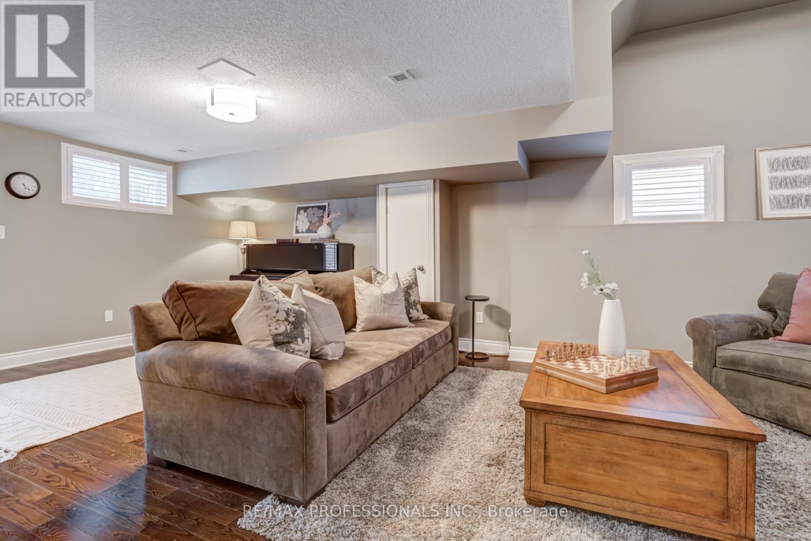 2264 Lake Shore Boulevard W, Toronto, Ontario  M8V 1A9 - Photo 27 - W12441405
