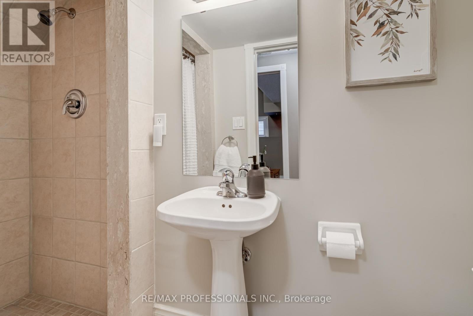 2264 Lake Shore Boulevard W, Toronto, Ontario  M8V 1A9 - Photo 31 - W12441405