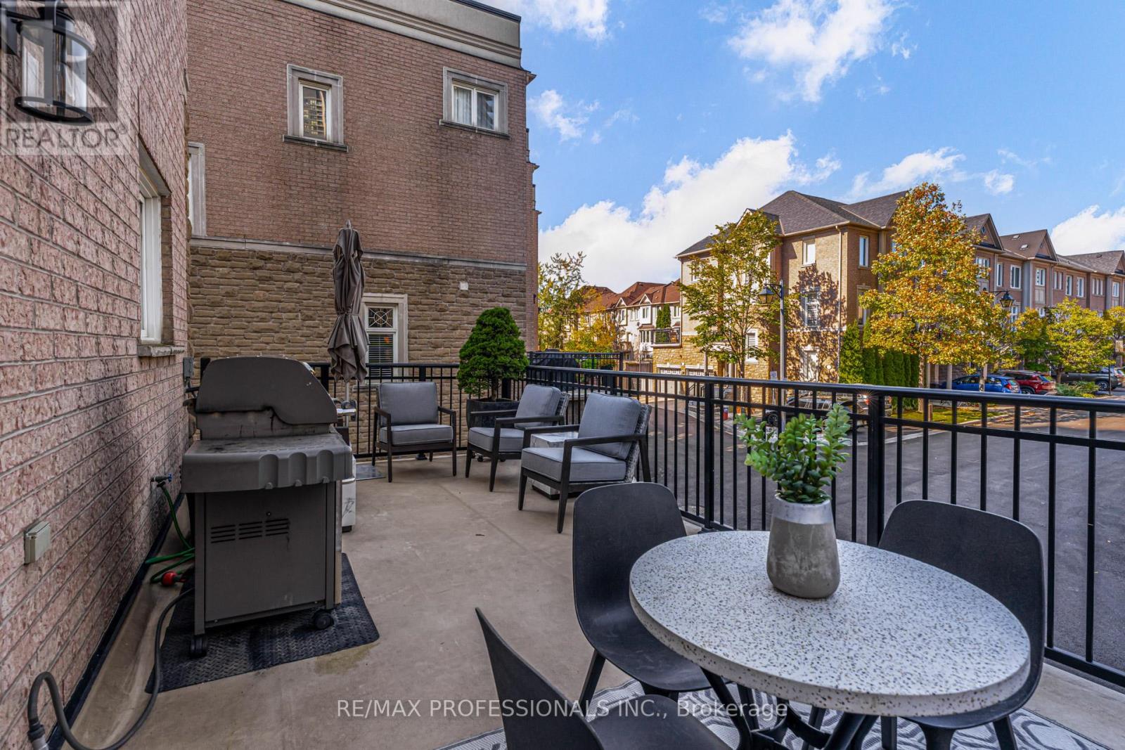 2264 Lake Shore Boulevard W, Toronto, Ontario  M8V 1A9 - Photo 32 - W12441405