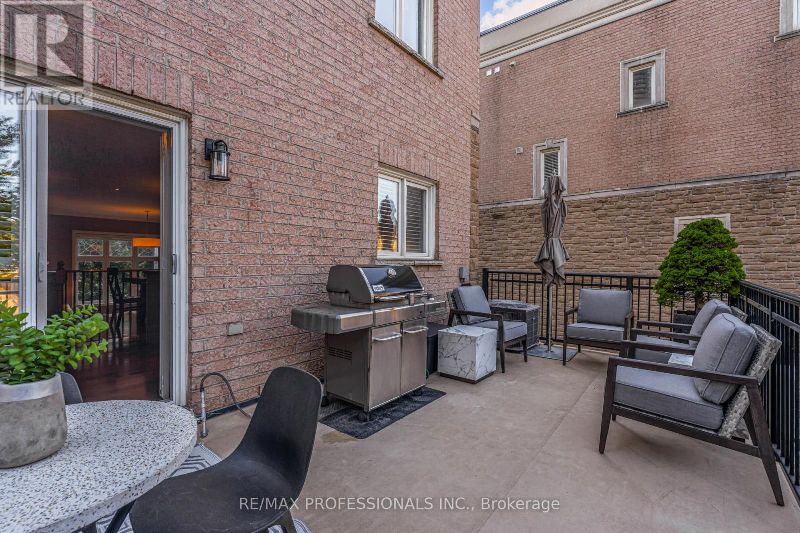 2264 Lake Shore Boulevard W, Toronto, Ontario  M8V 1A9 - Photo 33 - W12441405