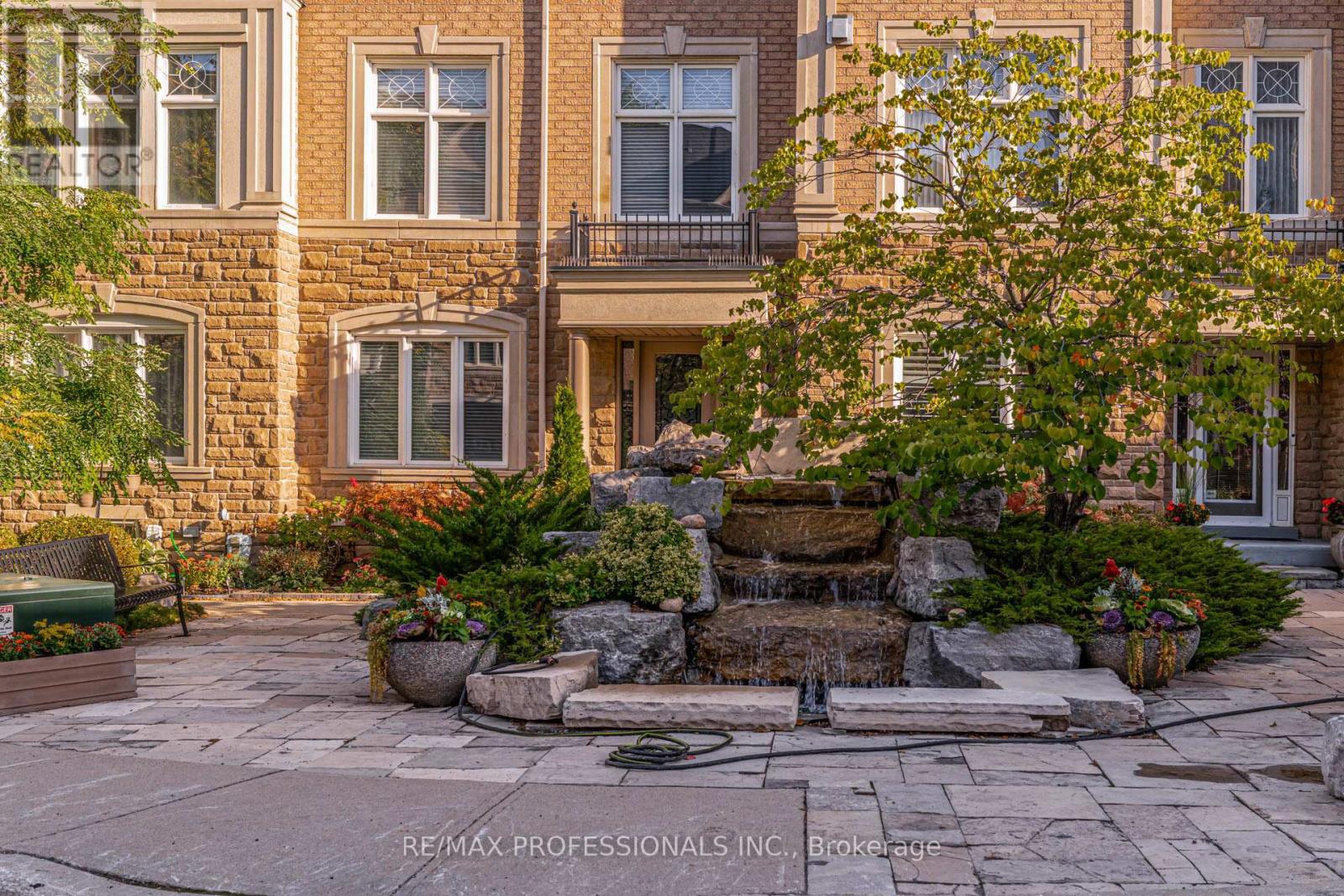 2264 Lake Shore Boulevard W, Toronto, Ontario  M8V 1A9 - Photo 38 - W12441405