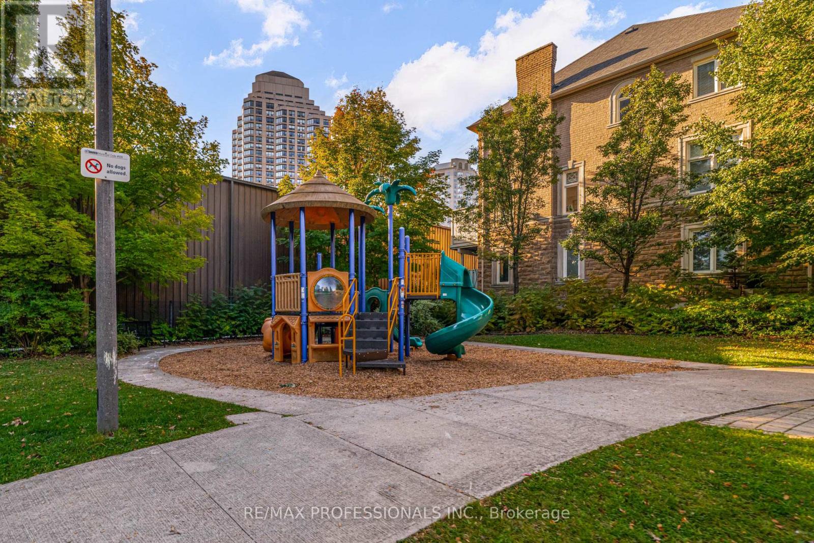 2264 Lake Shore Boulevard W, Toronto, Ontario  M8V 1A9 - Photo 39 - W12441405