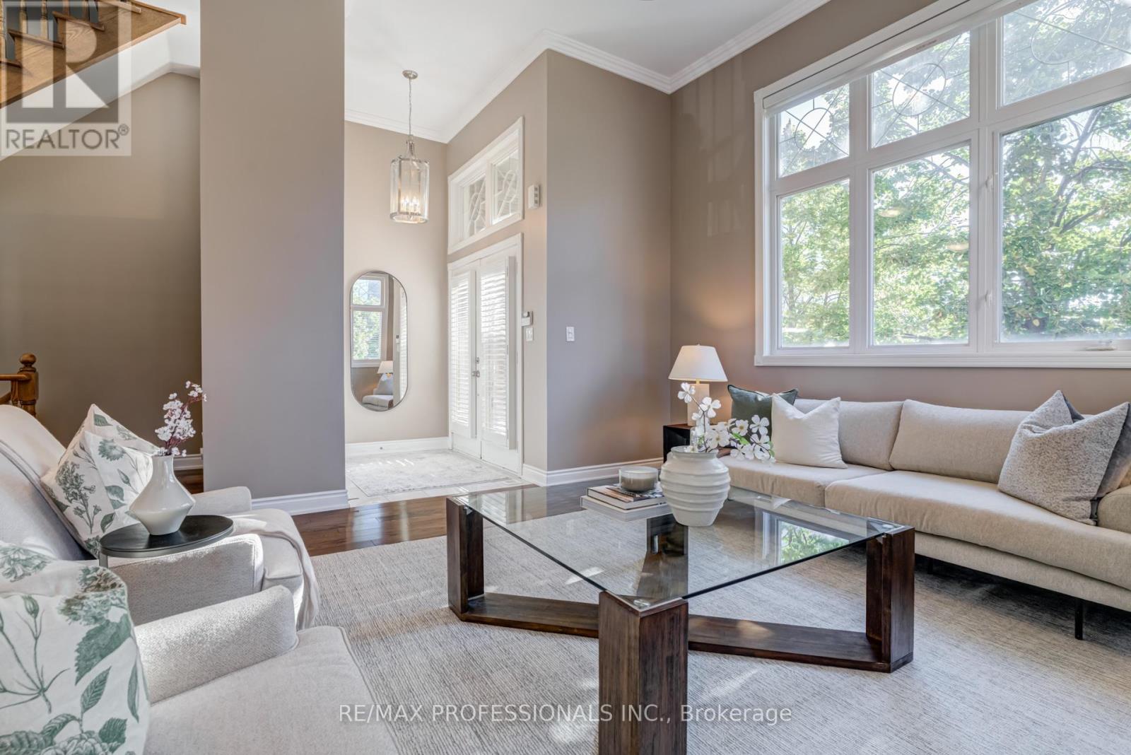 2264 Lake Shore Boulevard W, Toronto, Ontario  M8V 1A9 - Photo 4 - W12441405