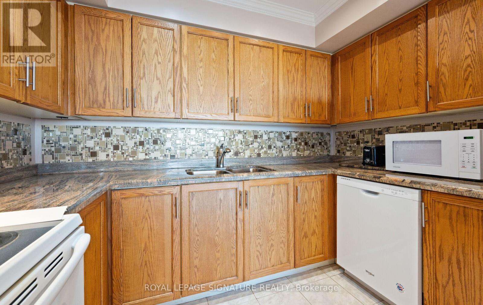 1207 - 310 Mill Street S, Brampton, Ontario  L6Y 3B1 - Photo 18 - W12441431