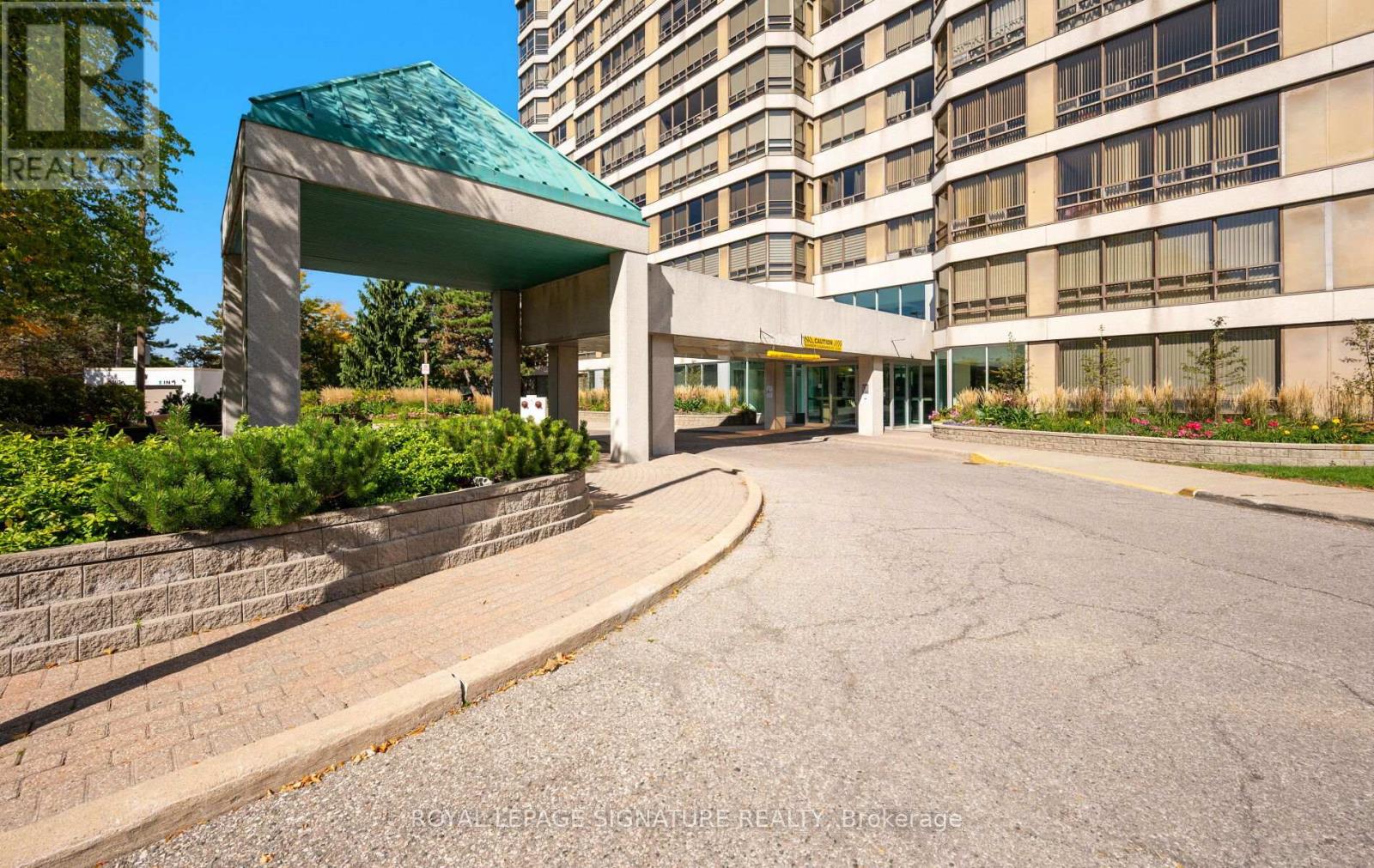 1207 - 310 Mill Street S, Brampton, Ontario  L6Y 3B1 - Photo 2 - W12441431