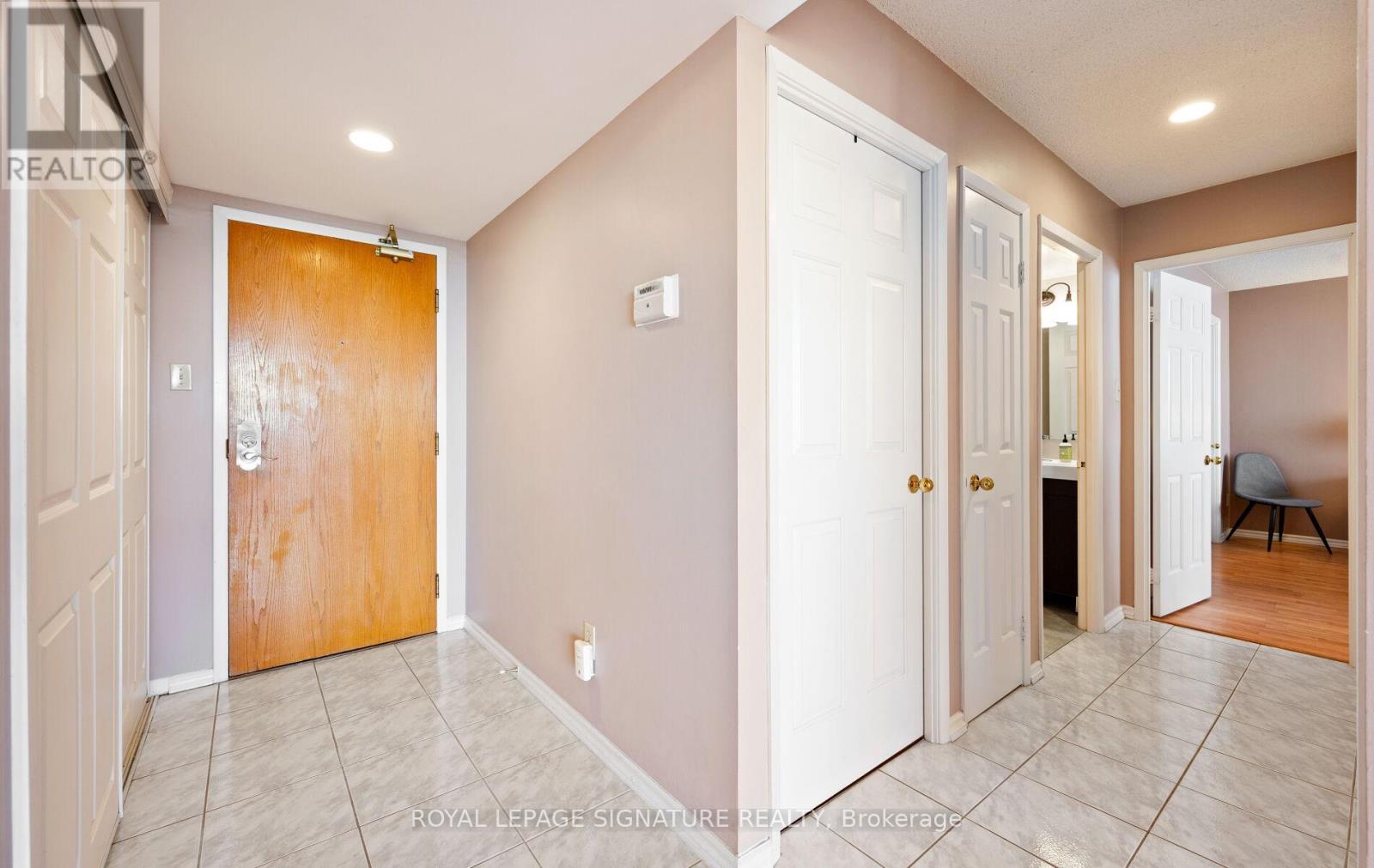 1207 - 310 Mill Street S, Brampton, Ontario  L6Y 3B1 - Photo 5 - W12441431
