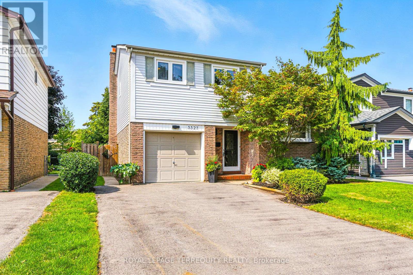 3327 Kings Masting Crescent, Mississauga, Ontario  L5L 1G5 - Photo 1 - W12441439