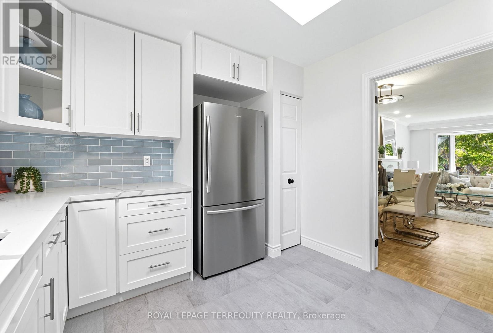 3327 Kings Masting Crescent, Mississauga, Ontario  L5L 1G5 - Photo 13 - W12441439