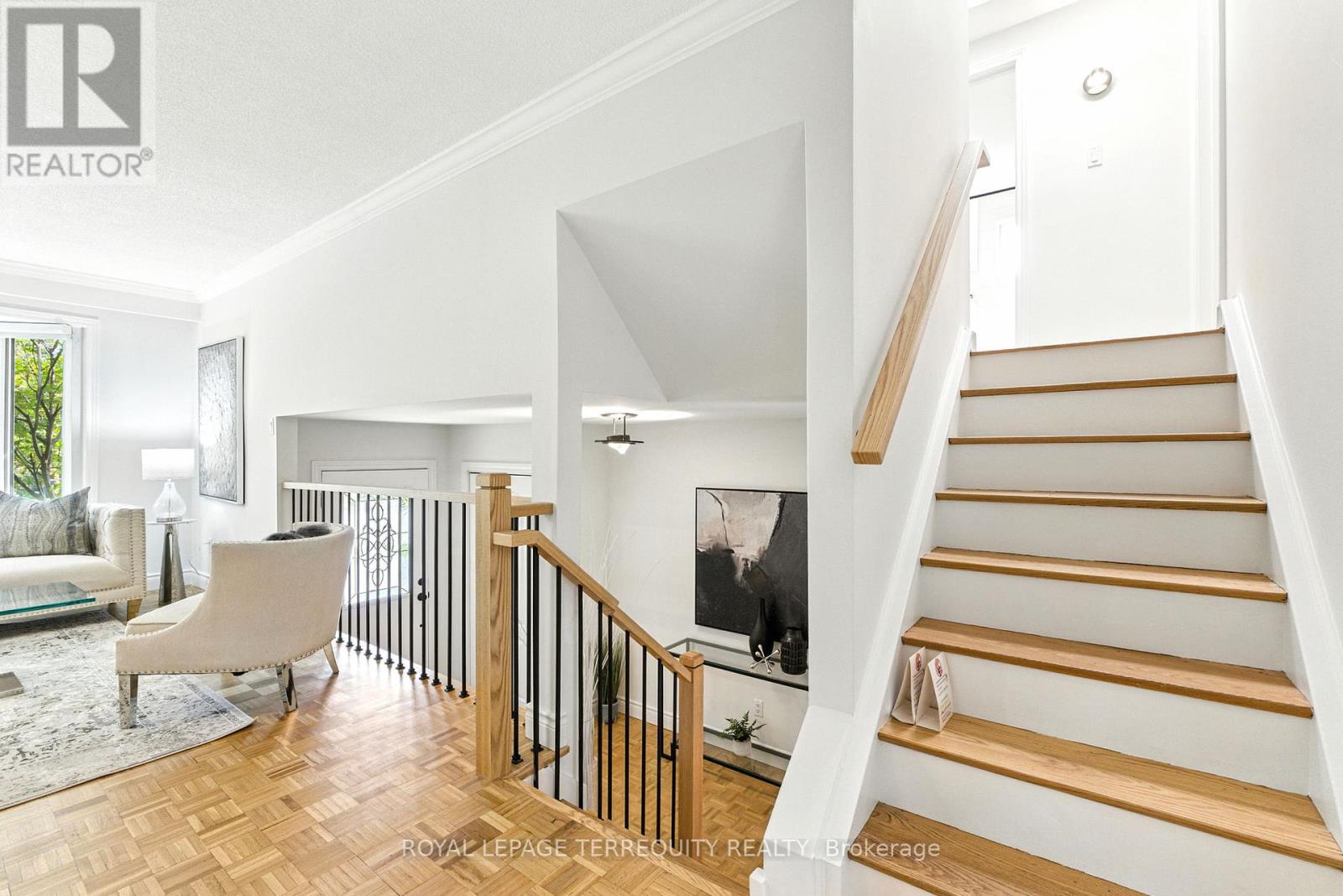 3327 Kings Masting Crescent, Mississauga, Ontario  L5L 1G5 - Photo 17 - W12441439