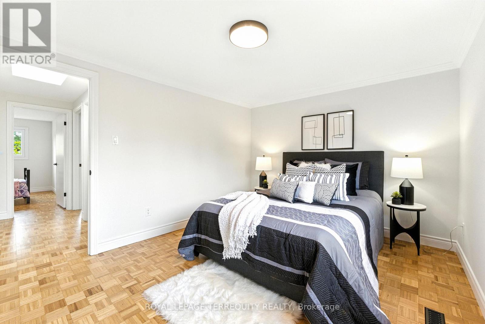 3327 Kings Masting Crescent, Mississauga, Ontario  L5L 1G5 - Photo 21 - W12441439