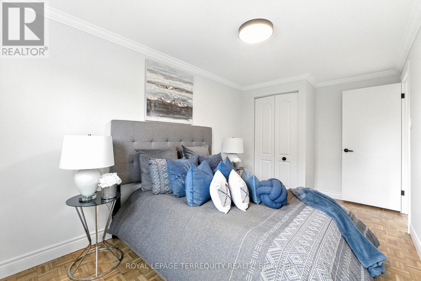 3327 Kings Masting Crescent, Mississauga, Ontario  L5L 1G5 - Photo 25 - W12441439
