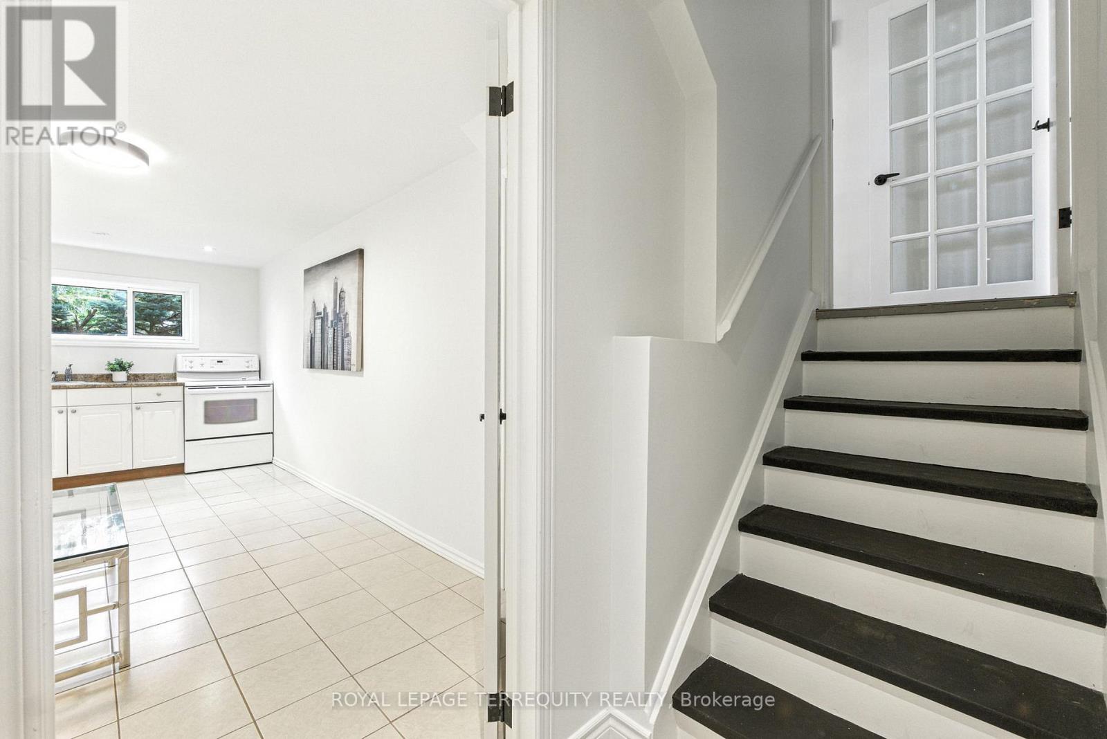 3327 Kings Masting Crescent, Mississauga, Ontario  L5L 1G5 - Photo 33 - W12441439