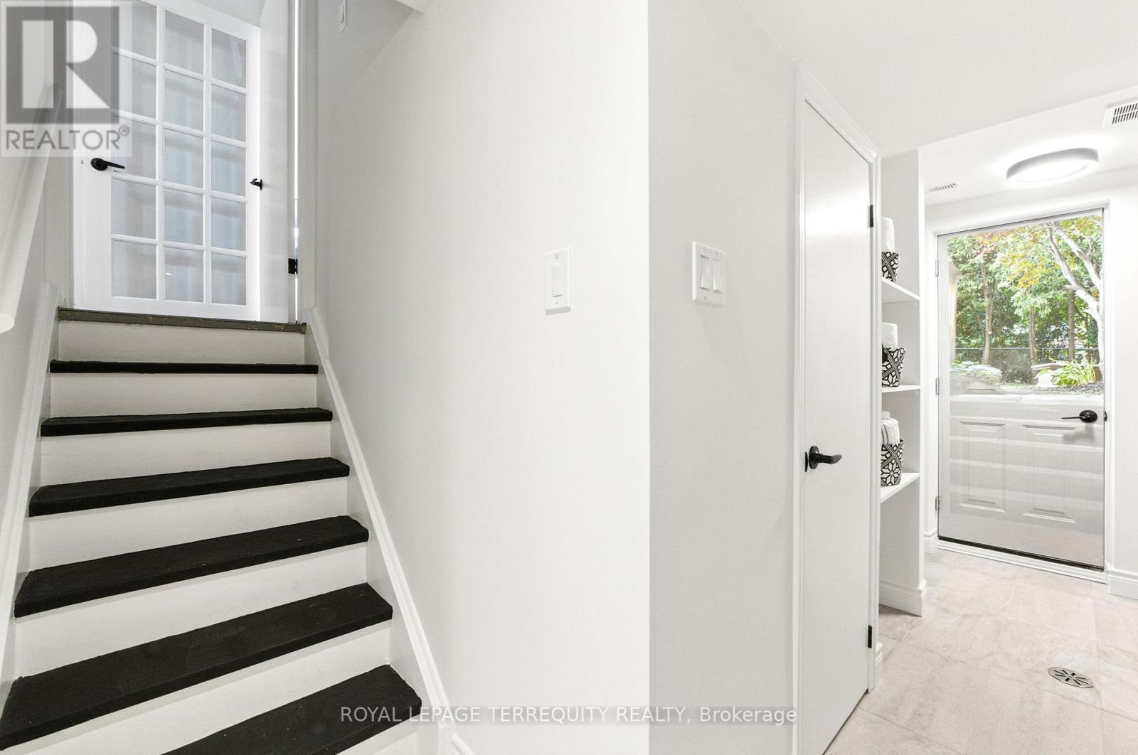 3327 Kings Masting Crescent, Mississauga, Ontario  L5L 1G5 - Photo 34 - W12441439