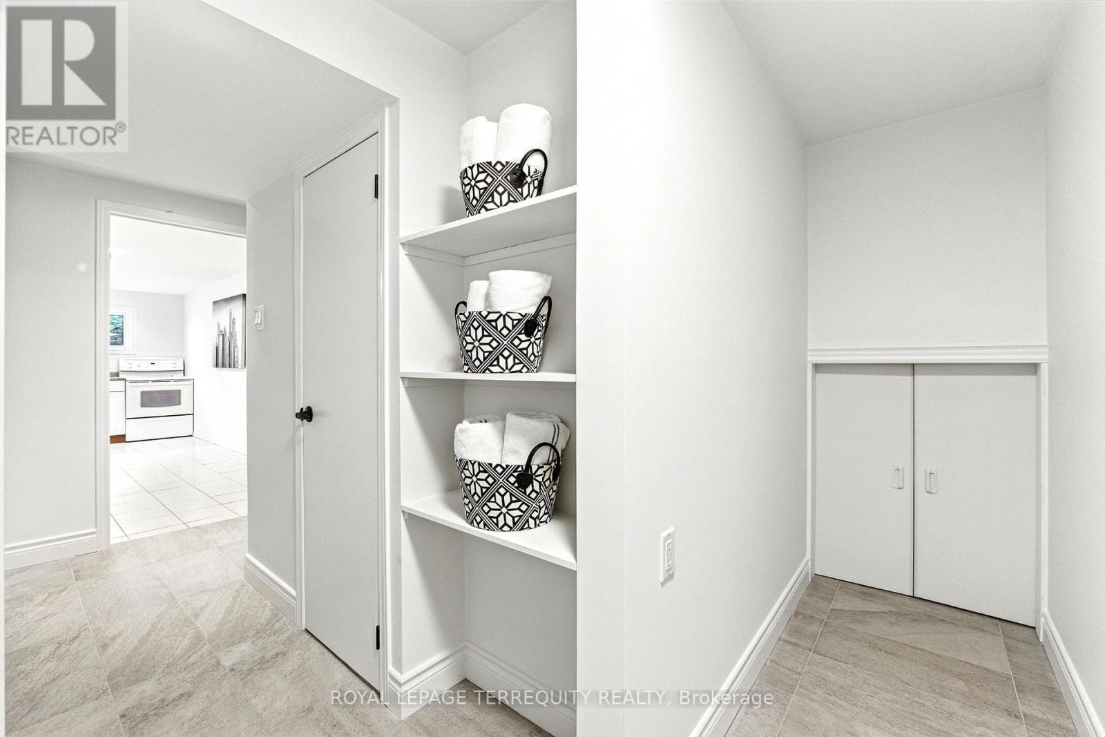 3327 Kings Masting Crescent, Mississauga, Ontario  L5L 1G5 - Photo 37 - W12441439