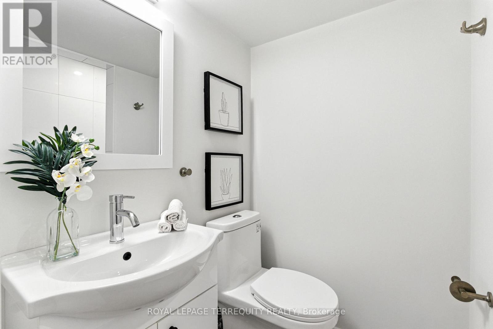 3327 Kings Masting Crescent, Mississauga, Ontario  L5L 1G5 - Photo 38 - W12441439