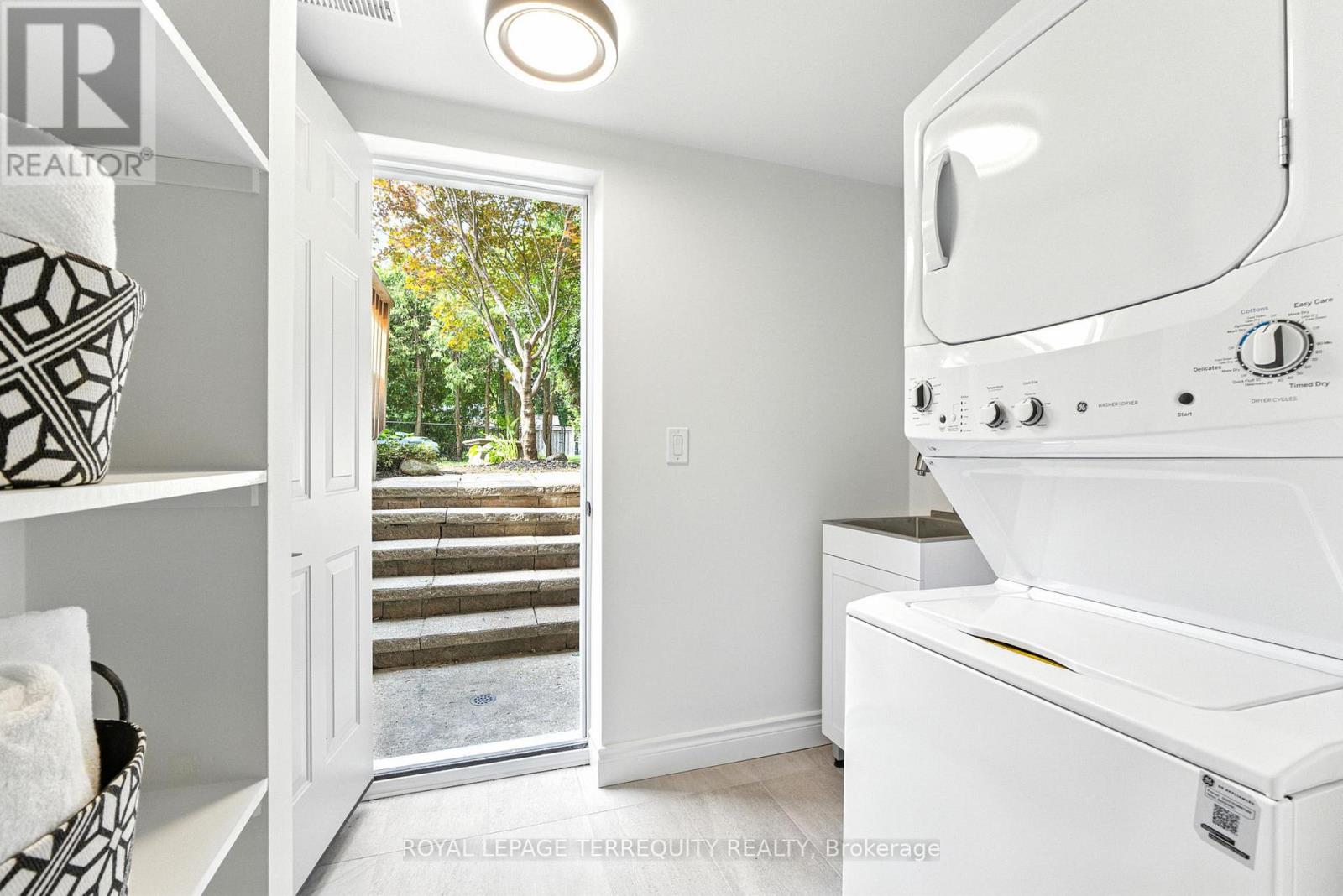 3327 Kings Masting Crescent, Mississauga, Ontario  L5L 1G5 - Photo 40 - W12441439
