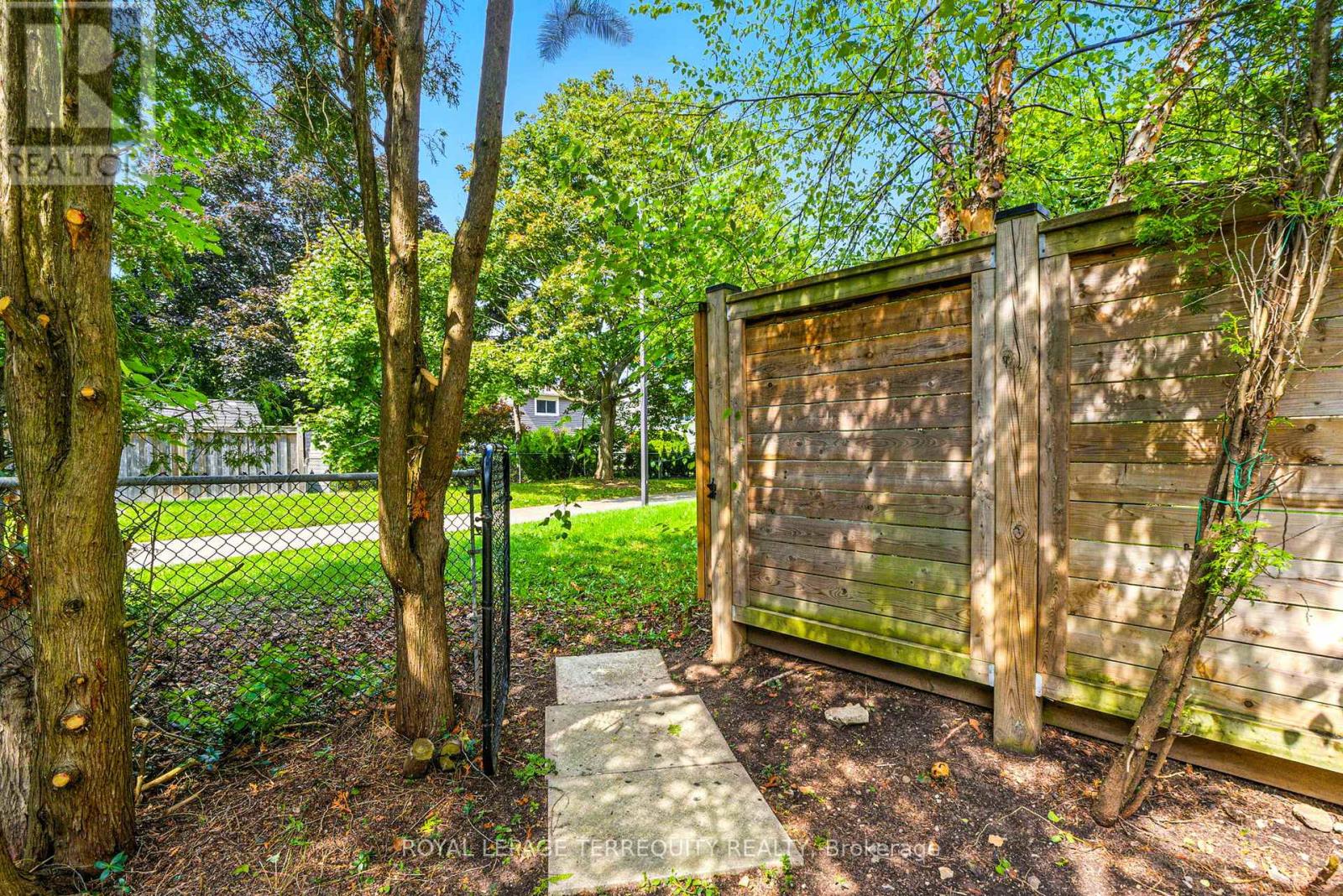 3327 Kings Masting Crescent, Mississauga, Ontario  L5L 1G5 - Photo 44 - W12441439