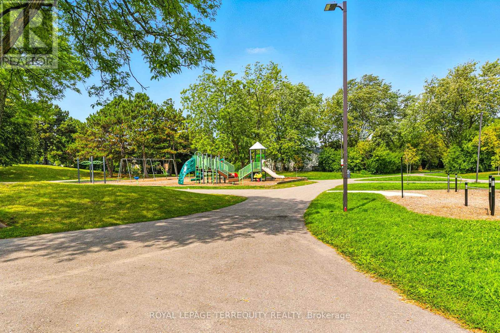 3327 Kings Masting Crescent, Mississauga, Ontario  L5L 1G5 - Photo 49 - W12441439