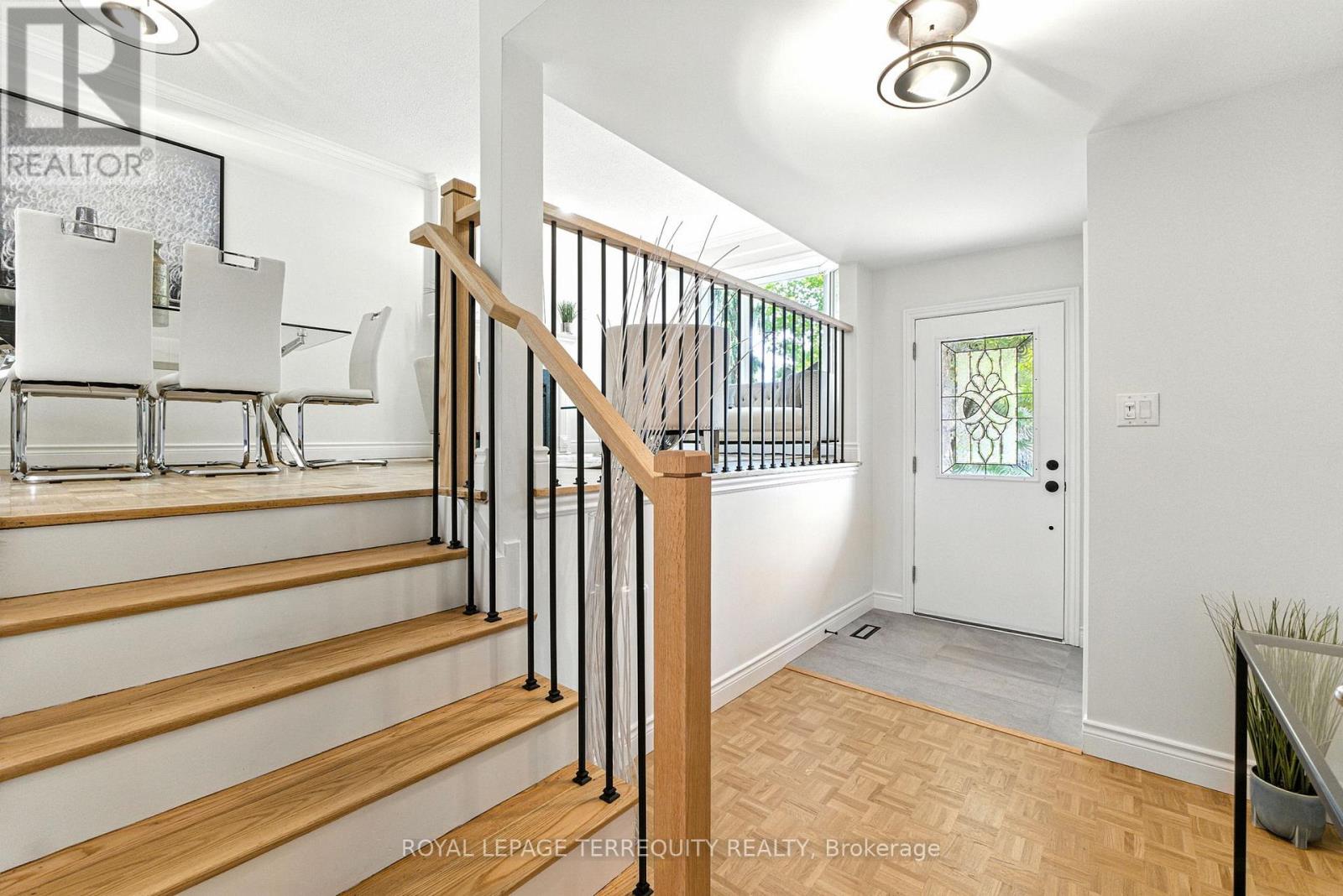 3327 Kings Masting Crescent, Mississauga, Ontario  L5L 1G5 - Photo 6 - W12441439