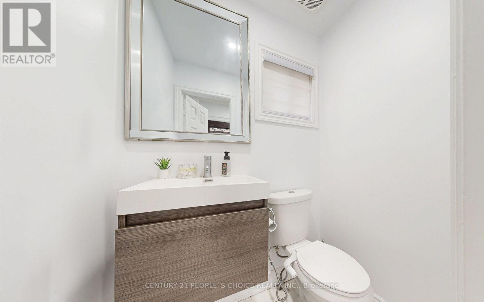 31 Dorking Drive, Brampton (Heart Lake West), Ontario  L6Z 3T9 - Photo 17 - W12441440