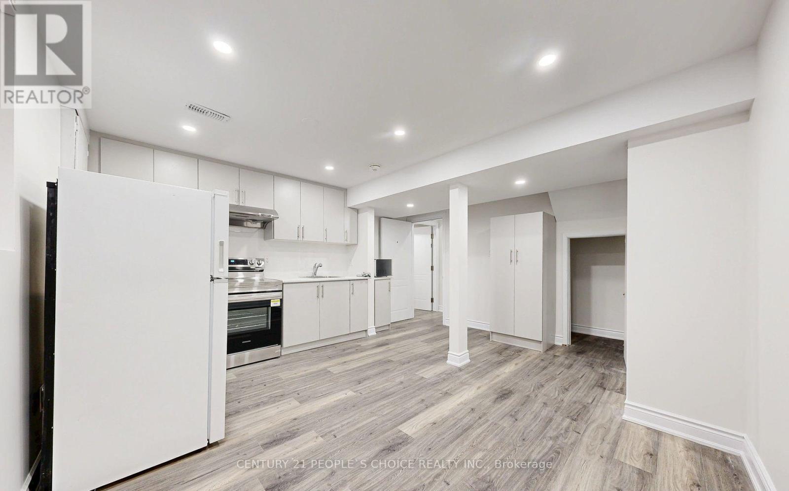 31 Dorking Drive, Brampton (Heart Lake West), Ontario  L6Z 3T9 - Photo 34 - W12441440