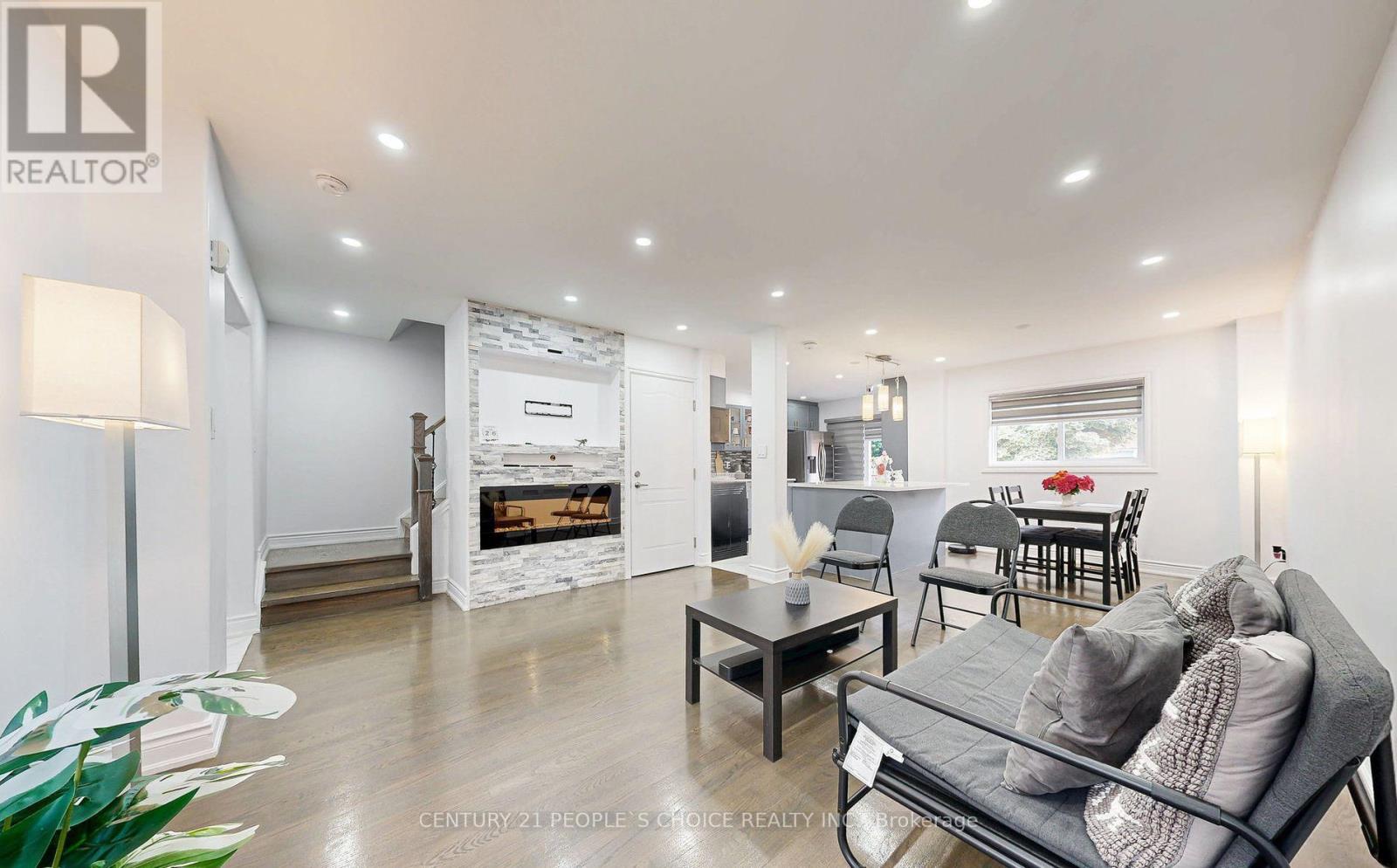 31 Dorking Drive, Brampton (Heart Lake West), Ontario  L6Z 3T9 - Photo 8 - W12441440