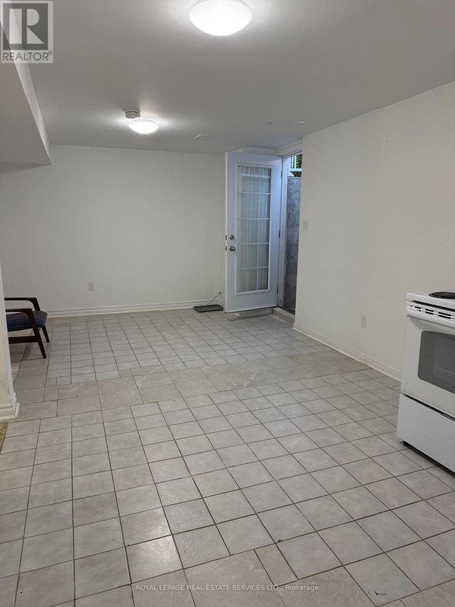Bsmt - 3603 Copernicus Drive, Mississauga, Ontario  L5B 3L3 - Photo 8 - W12441453