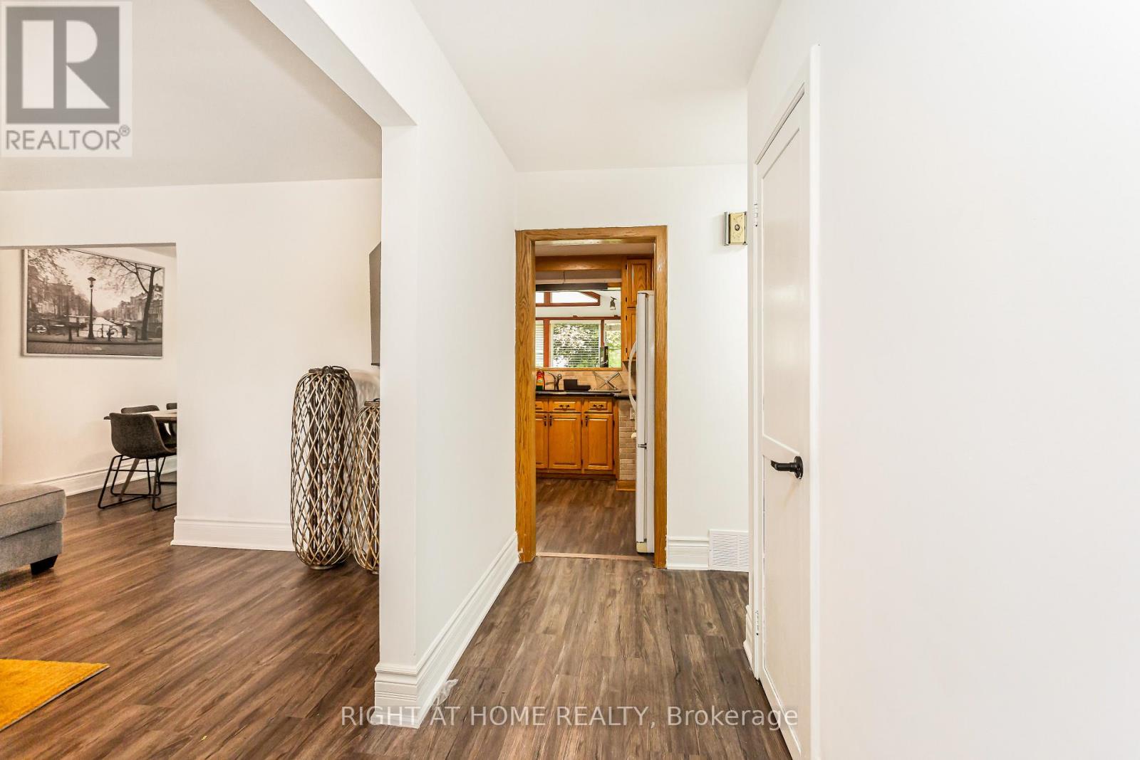 411 Maplehurst Avenue, Oakville, Ontario  L6L 4Y3 - Photo 13 - W12441458