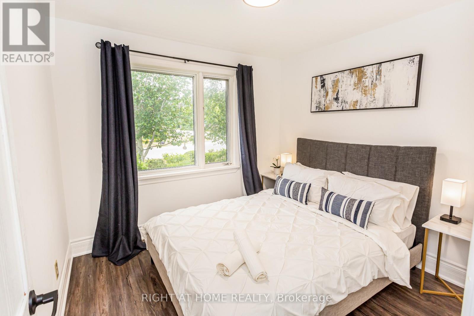 411 Maplehurst Avenue, Oakville, Ontario  L6L 4Y3 - Photo 19 - W12441458