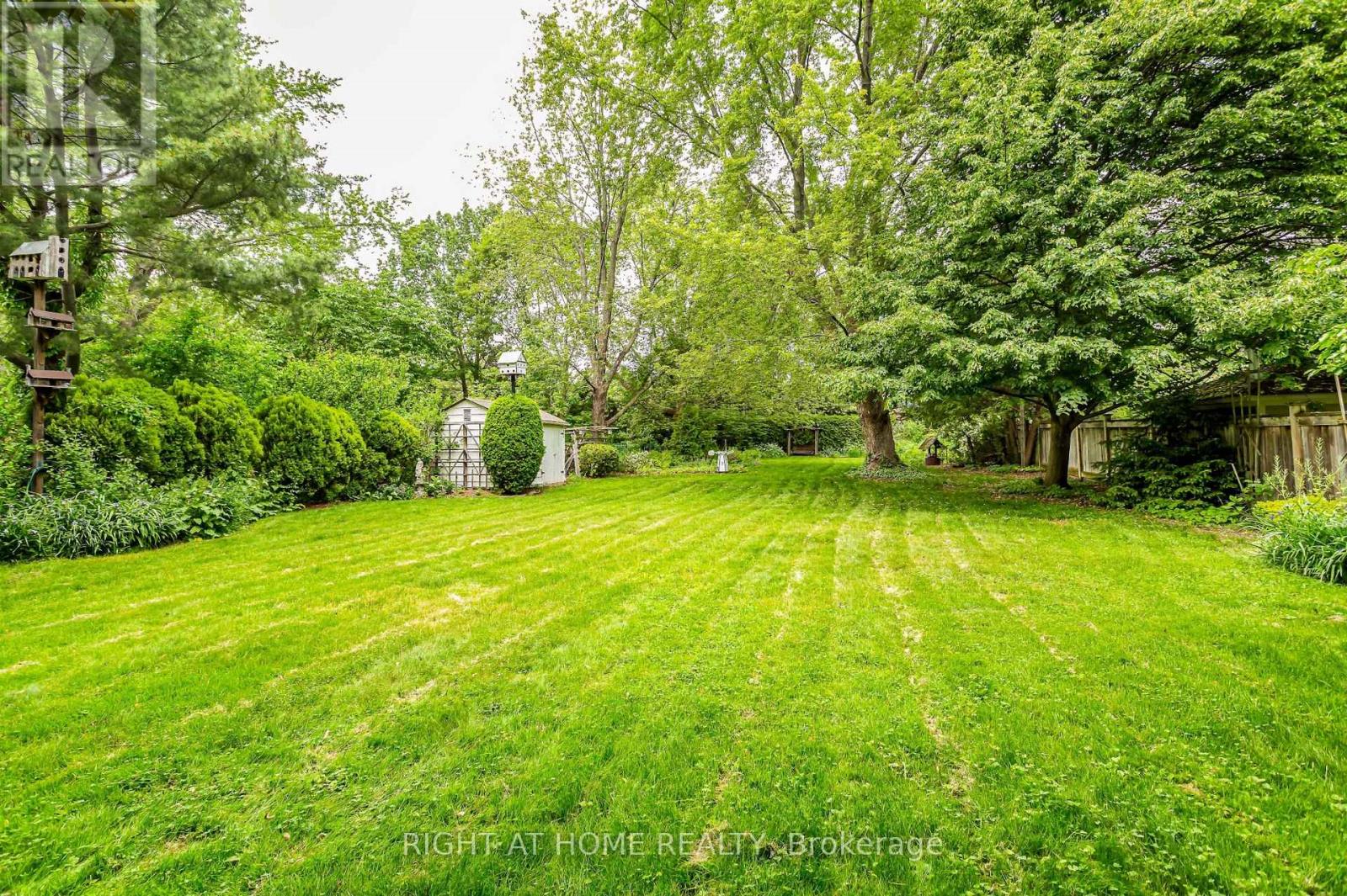 411 Maplehurst Avenue, Oakville, Ontario  L6L 4Y3 - Photo 2 - W12441458